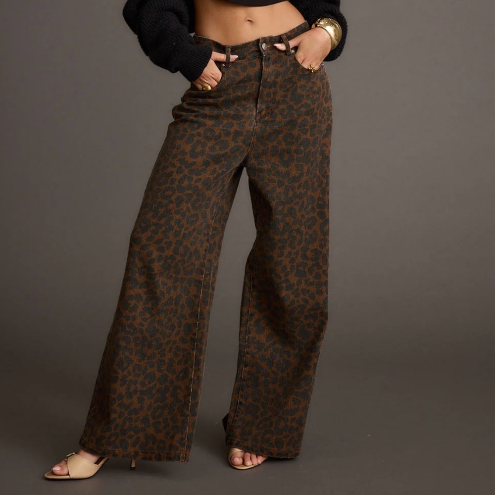 Wide Leg Leopard Print Jeans
